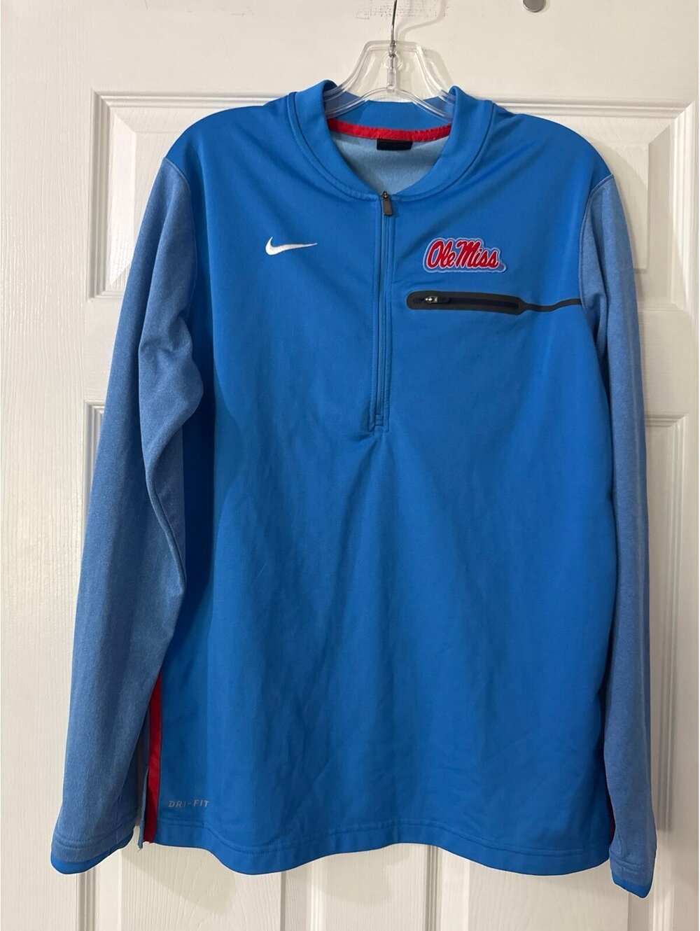Nike Dri Fit Powder Ole Miss 1/4 Pullover Medium